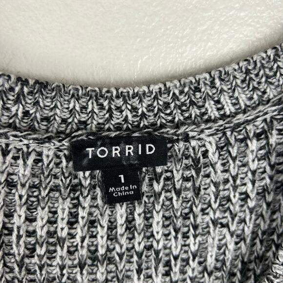 Torrid Cutout Shoulder Gray Sweater - Picture 3 of 9